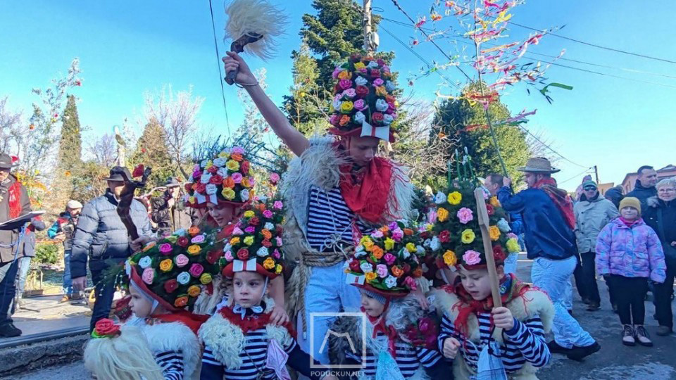 Pročitajte više o članku Mića zvončarska smotra va Frlanije: Mići zvončari pokazali da ni straha za užancu