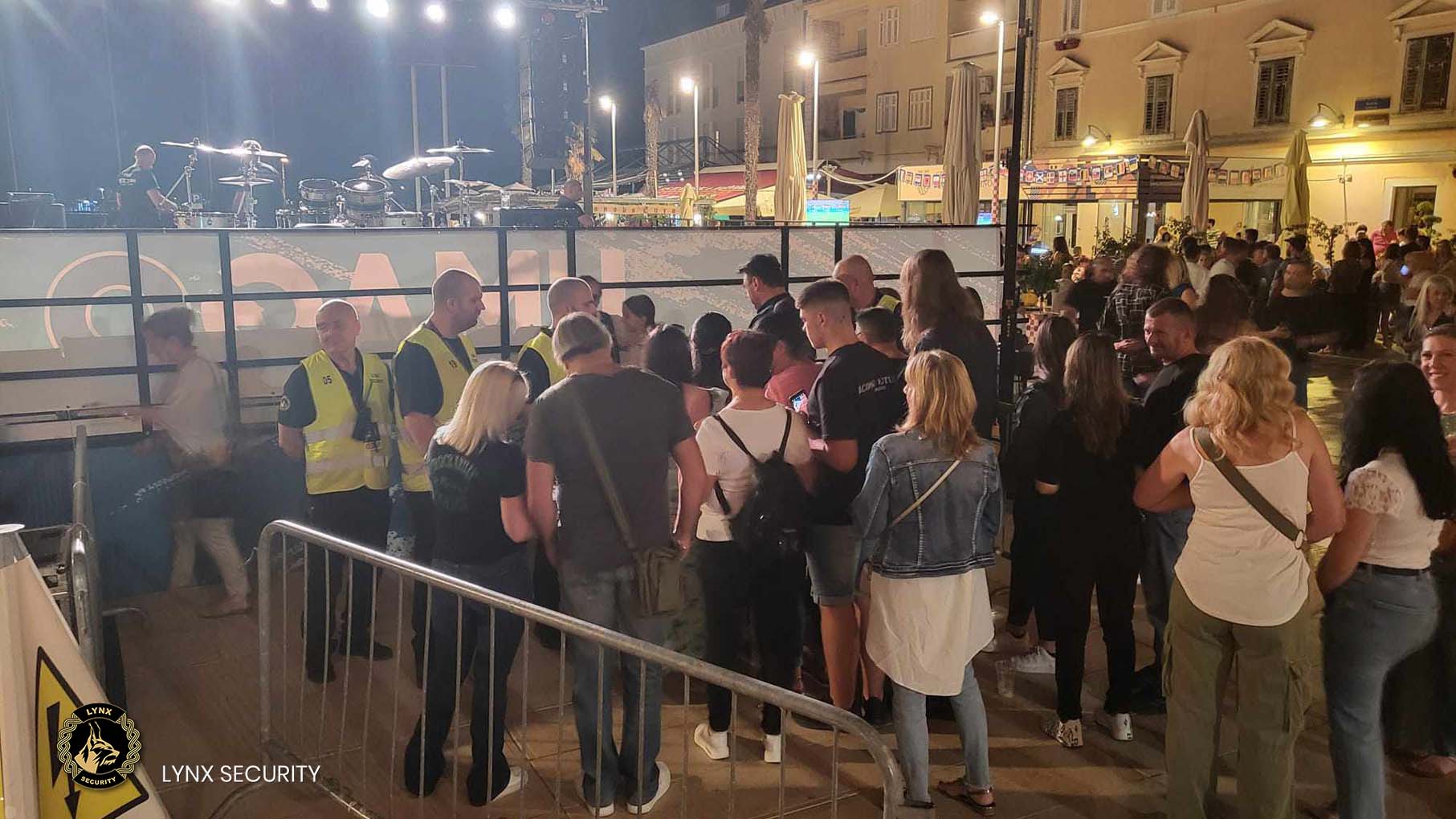 Pročitajte više o članku Legendarni Željko Bebek u Umagu na Trgu slobode